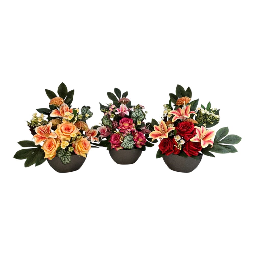 Toutes nos composition de Toussaint sont lestées au béton pour résister au vent.